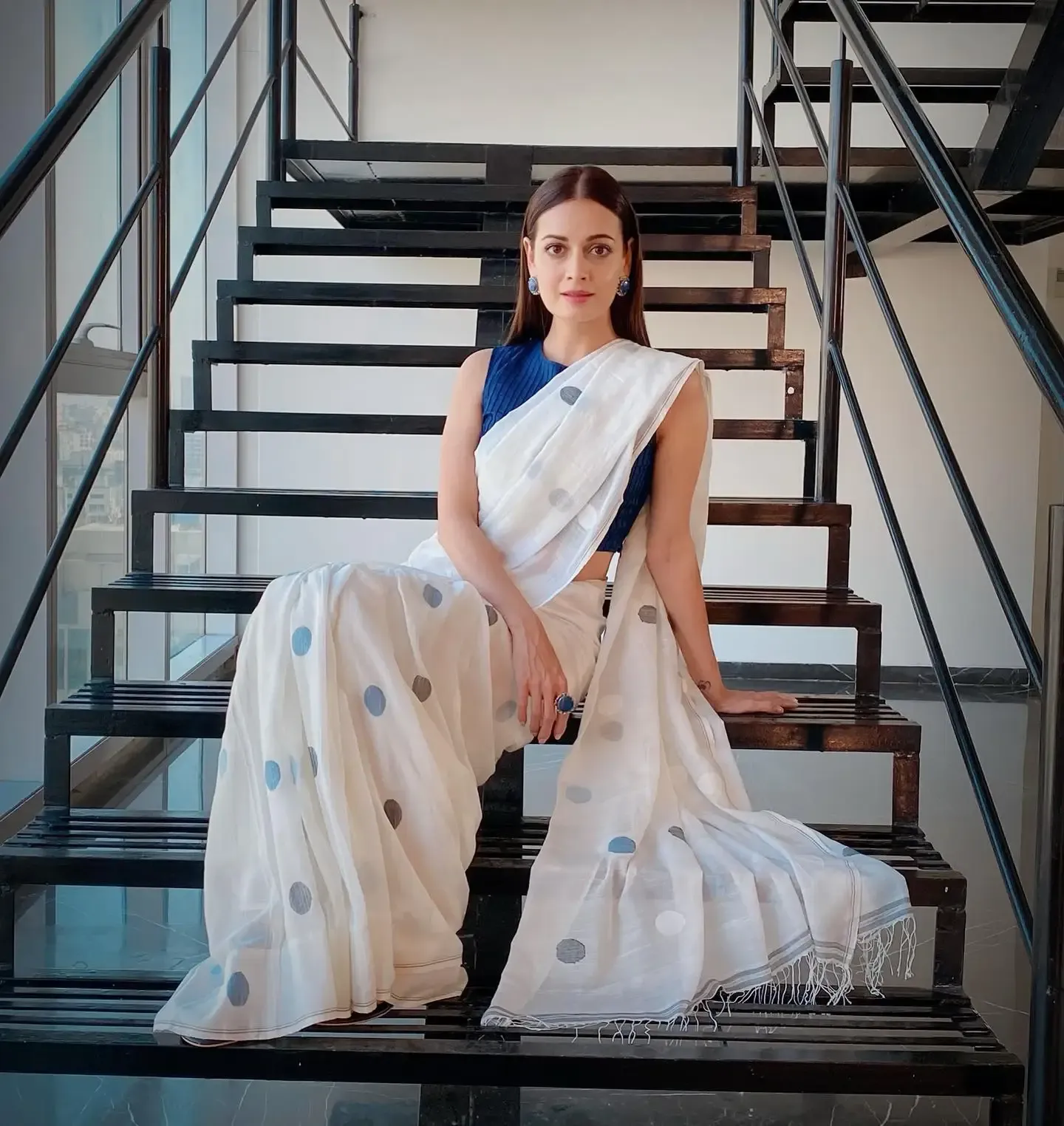 Indian Actress Dia Mirza Images In Sleeveless White Color Saree